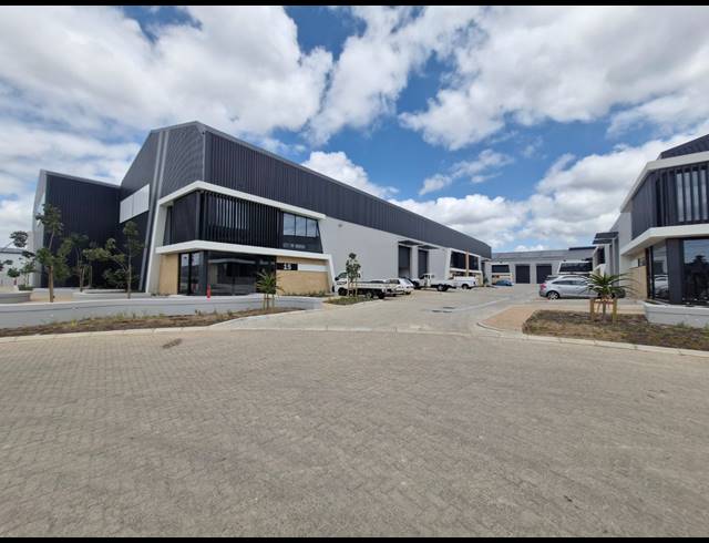 565M² WAREHOUSE TO LET IN STIKLAND INDUSTRIAL